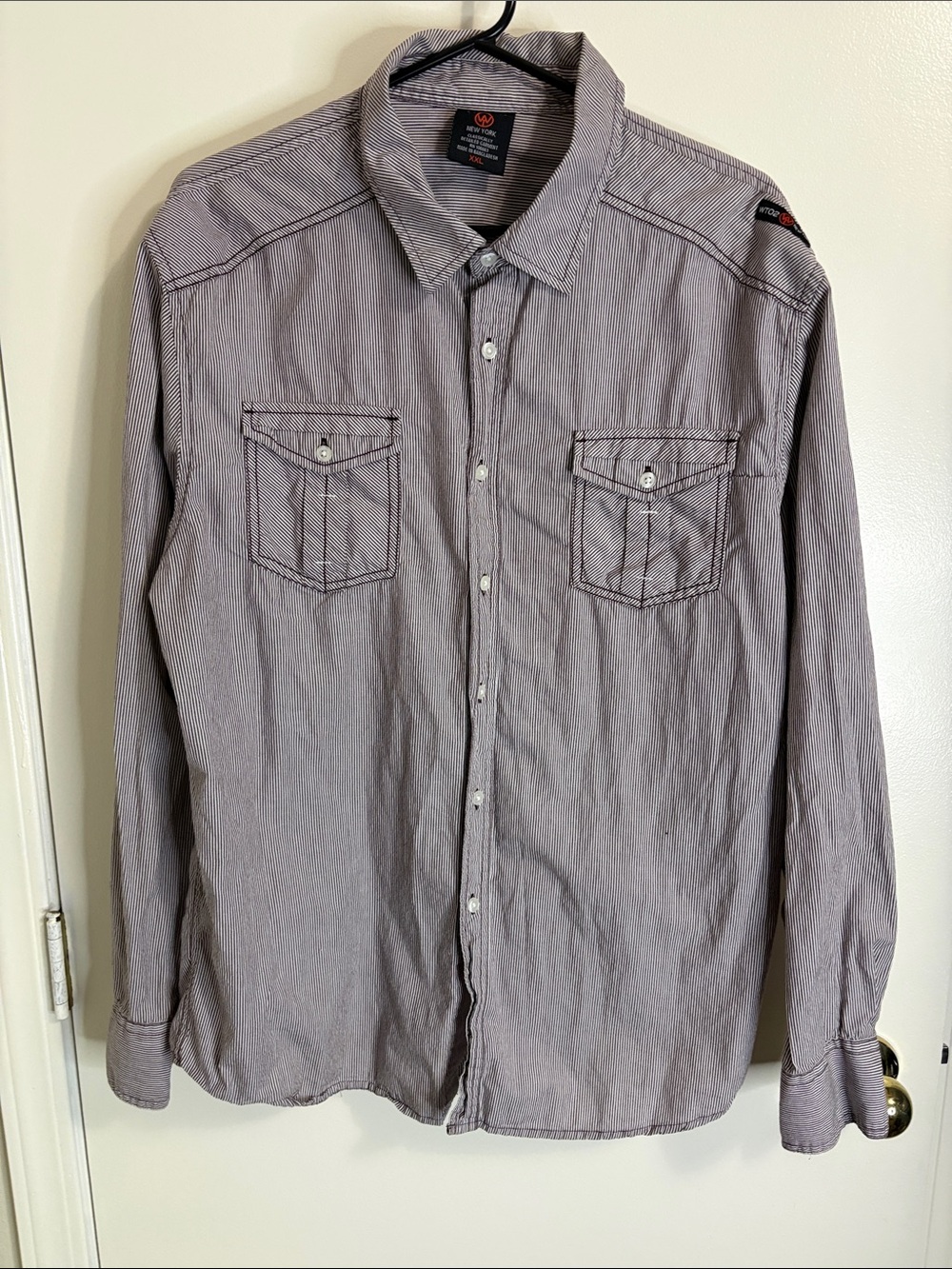 Ariat Men's Long Sleeve Casual Button-Down Shirt in Light Gray Stripe